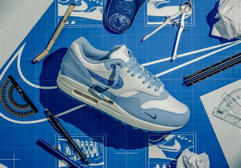 nike airmax 1 blauw met klein nike logo|nike air max 1 blueprint.